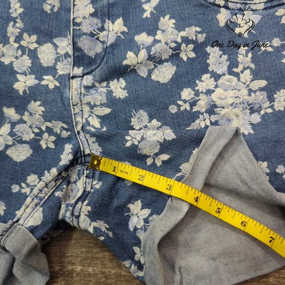 New York & Company Floral Print Denim Shorts Size 4 - Picture 5 of 7